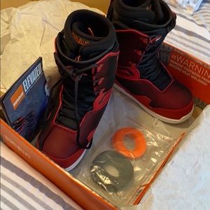 Men’s size 11 Snowboarding Boots
